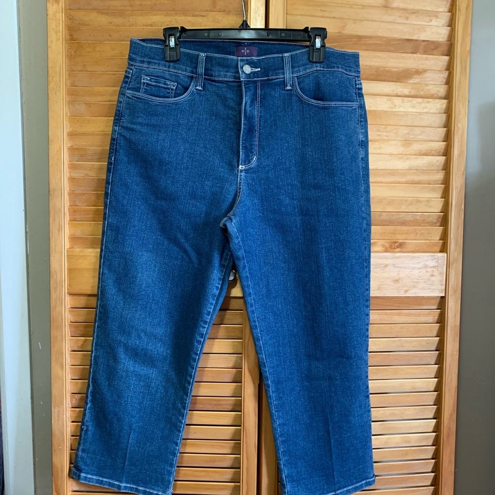 NYDJ. Sz 14 Straight crop jeans. Lift and tuck technology. Medium blue wash.